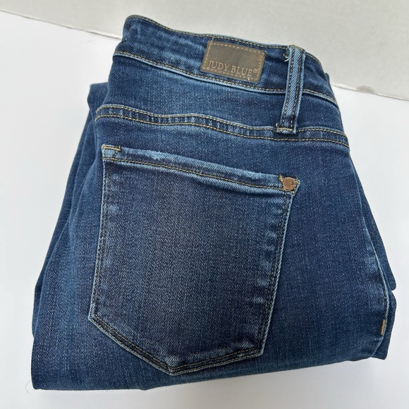 Judy Blue Denim - Judy Blue Slim Fit Hi-Rise Jean Size 7/28 Style #84136 Minor Distressing Raw Hem